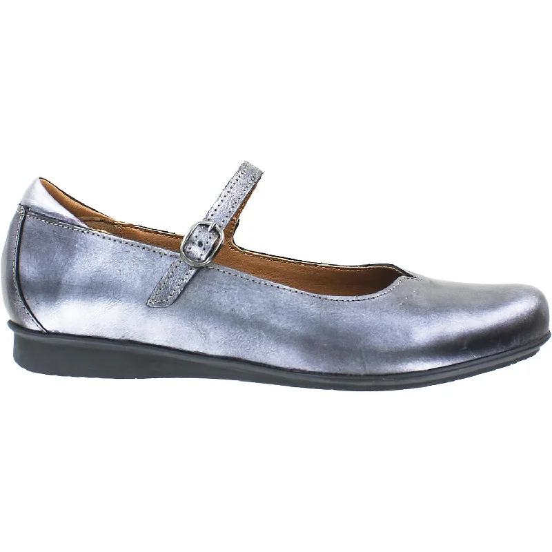 Casual Shoes with bright shades-Comfortable-casual-shoes-for-all-weather-Women's Taos Class Pewter Leather